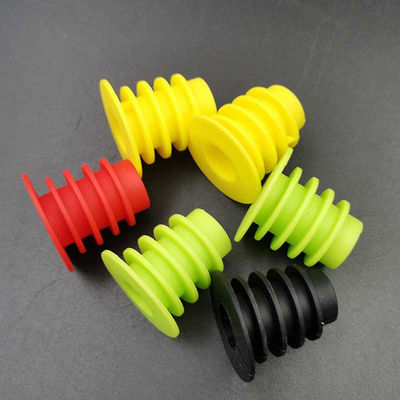 A garrafa multicolorido do silicone do vinho tapa bens reusáveis inodoros